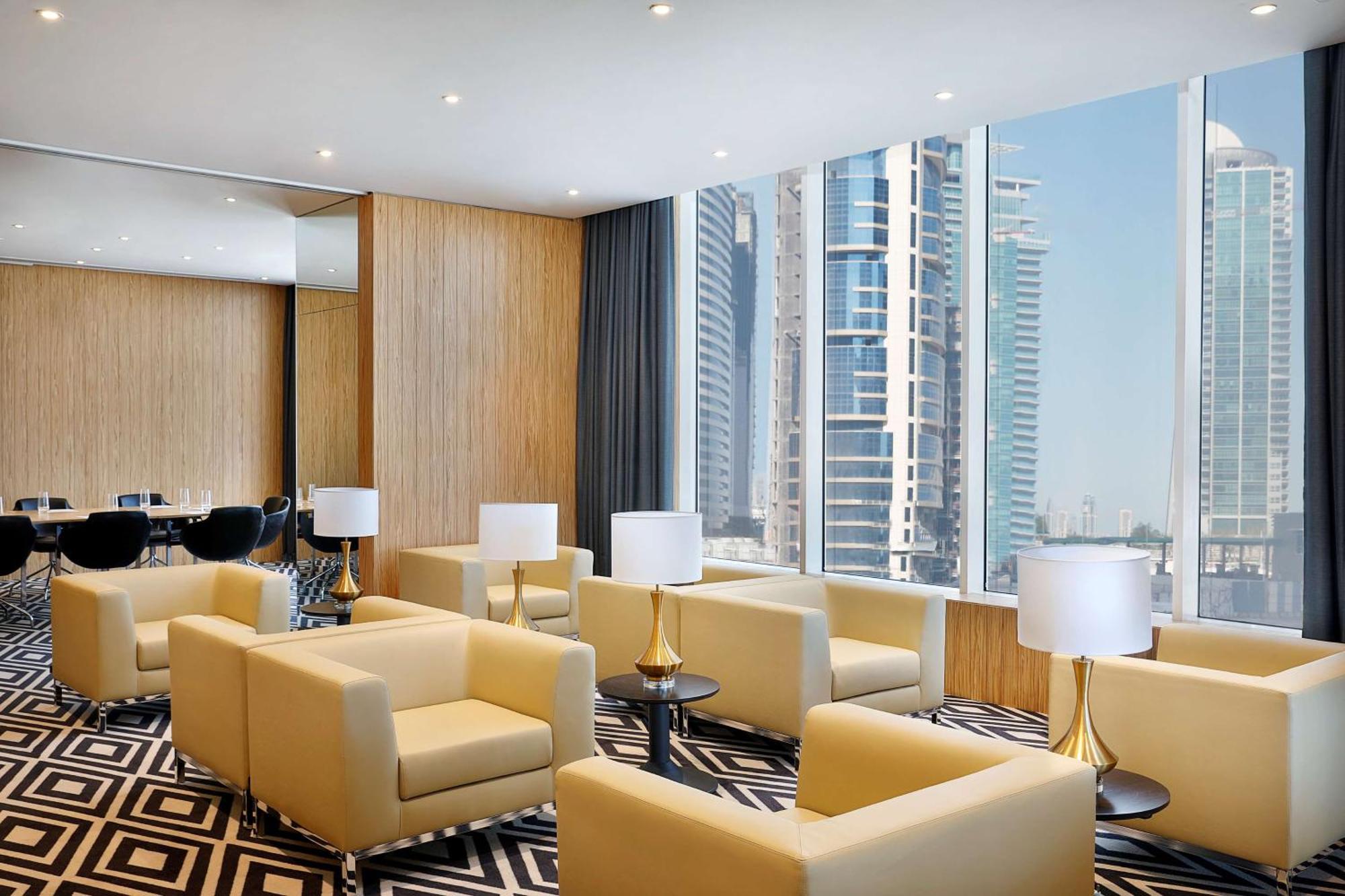 Aleph Doha Residences, Curio Collection By Hilton Exterior foto The lounge at the airport